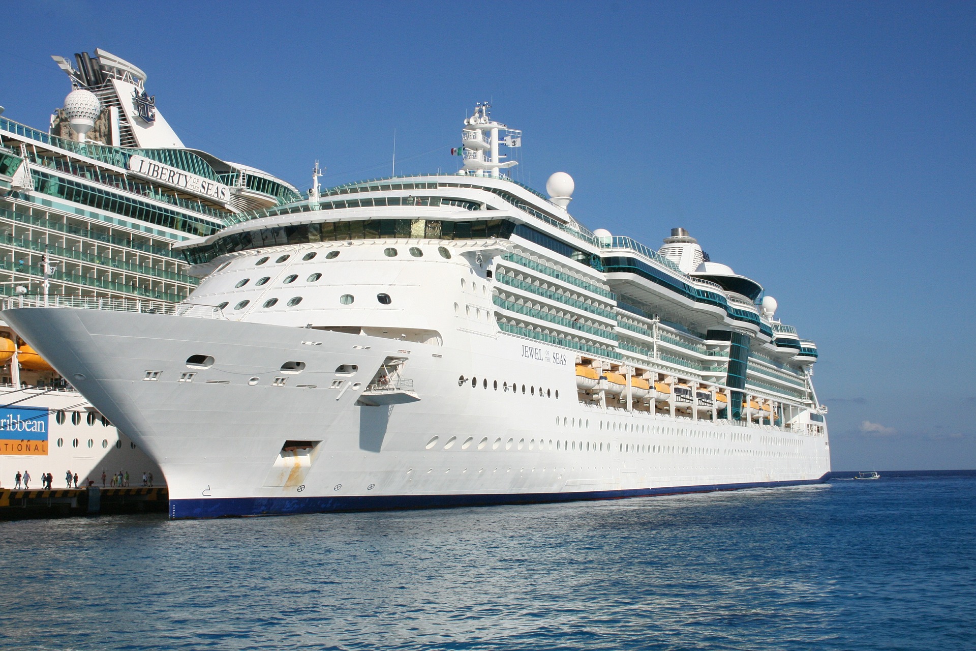 Royal Holiday Vacation Creates Memorable Romantic Getaways